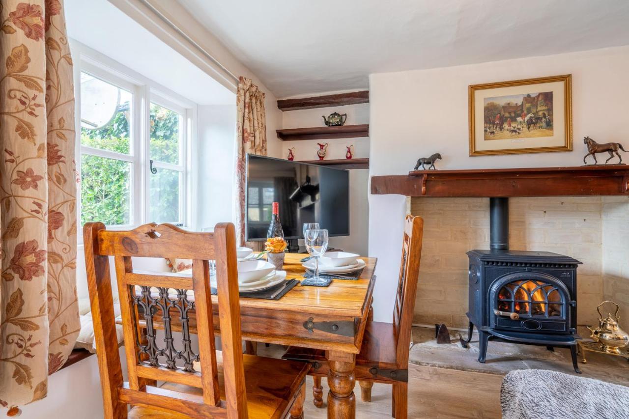 Forsythia Cottage バートン・オン・ザ・ウォーター エクステリア 写真