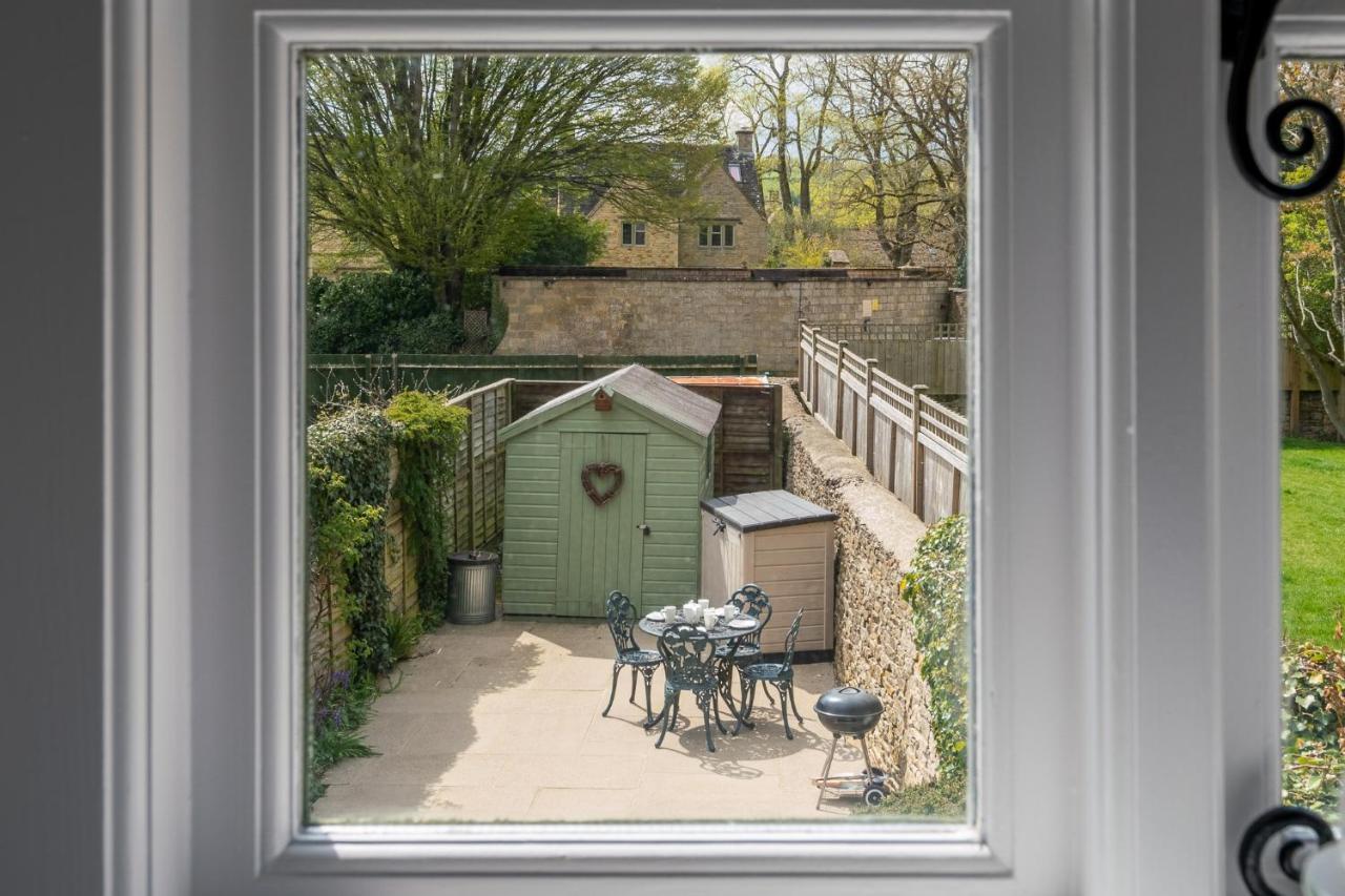 Forsythia Cottage バートン・オン・ザ・ウォーター エクステリア 写真